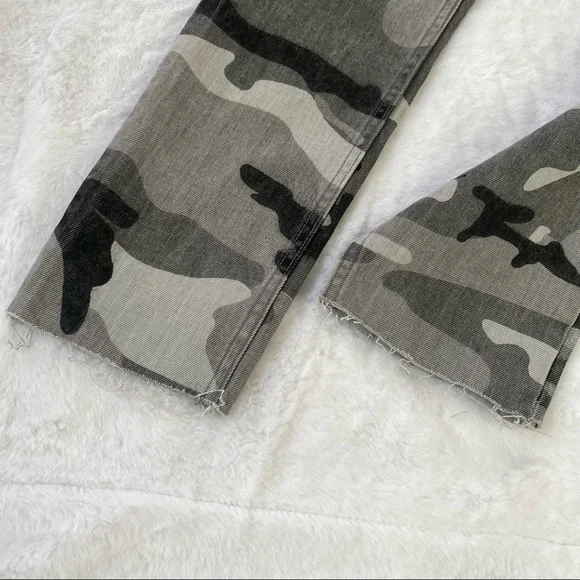 Re/Done High-Rise Raw Hem Buttonfly Camouflage Ankle Crop Jeans 26 - Picture 5 of 7